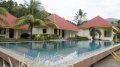 Pool & Bungalows Pintuyan